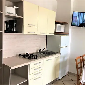 https://villa-mimosa-bardolino.hotelinveneto.com