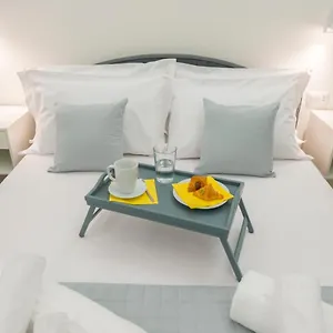 https://montenapoleone-5-min-duomo-fashion-center.italymilanhotels.net